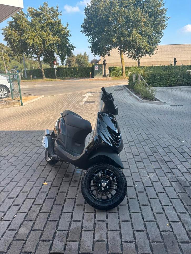 Fermeture éclair 2 t, Vélos & Vélomoteurs, Scooters | Piaggio, Comme neuf, Zip, Classe B (45 km/h), Enlèvement ou Envoi