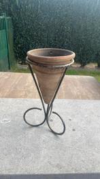 Bloempot met ijzer, Tuin en Terras, Ophalen of Verzenden
