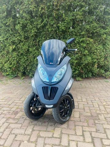 Custom Piaggio mp3 - 400cc - Akrapovic - NL kenteken  beschikbaar voor biedingen