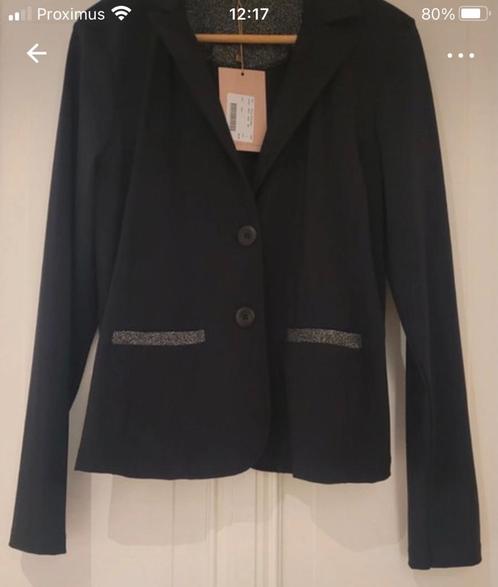 Zwarte damesblazer in travelstof, Kleding | Dames, Jasjes, Kostuums en Pakken, Nieuw, Jasje, Maat 38/40 (M), Zwart, Ophalen of Verzenden