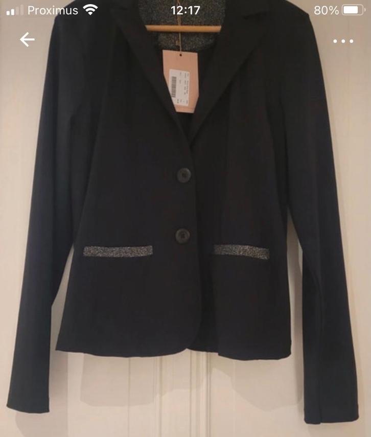 Zwarte damesblazer in travelstof, Kleding | Dames, Jasjes, Kostuums en Pakken, Nieuw, Jasje, Maat 38/40 (M), Zwart, Ophalen of Verzenden