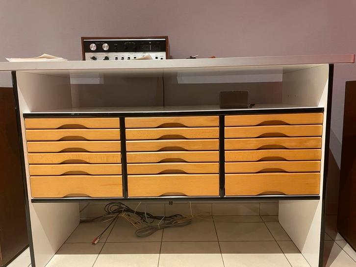 Platenspeler kast, Doe-het-zelf en Bouw, Werkbanken, Zo goed als nieuw, Ophalen