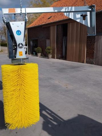 Roterende koeborstel  beschikbaar voor biedingen