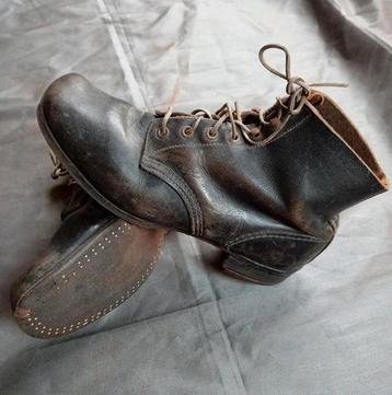 wo2 Duitse M37 combat lowboots gemarkeerd  beschikbaar voor biedingen