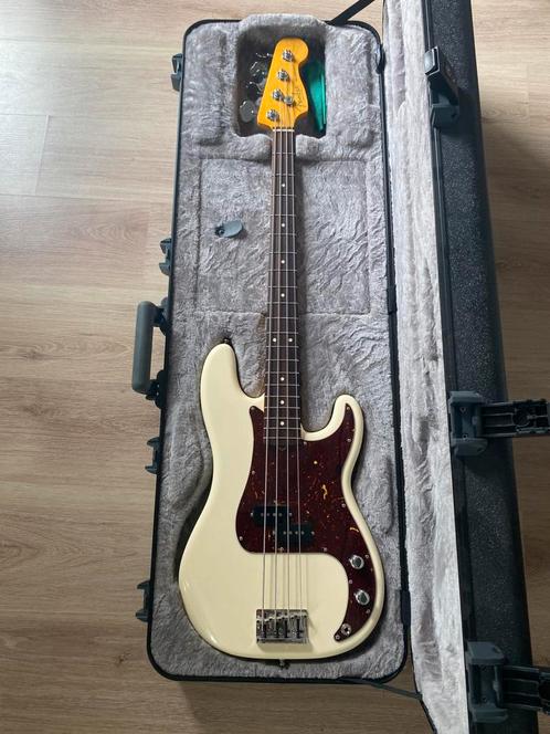 Fender Precision USA, Muziek en Instrumenten, Snaarinstrumenten | Gitaren | Bas, Zo goed als nieuw, Ophalen