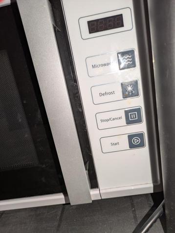 Micro ondes Thompson easy 25 w TB état, Elektronische apparatuur, Microgolfovens, Ophalen, Microgolfoven, Tussenbouw, Zo goed als nieuw