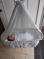 Poppenwieg in smeedwerk met garnituur, Enlèvement