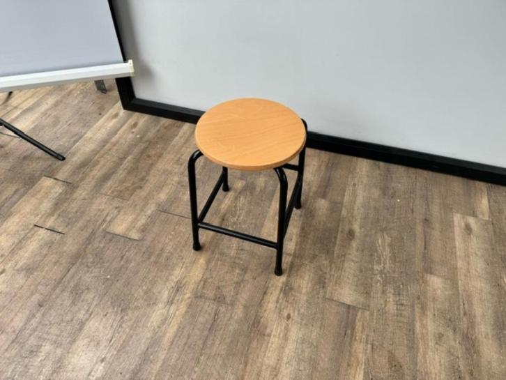 Houten kruk 51cm hoog, Huis en Inrichting, Barkrukken, Ophalen of Verzenden