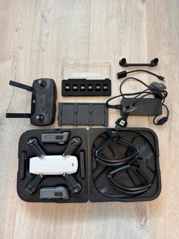 DJI Spark Fly More Combo – Excellent état – Pack complet beschikbaar voor biedingen