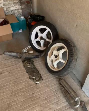 Yamaha Aerox 13 Inch velgen wit of zwart beschikbaar voor biedingen