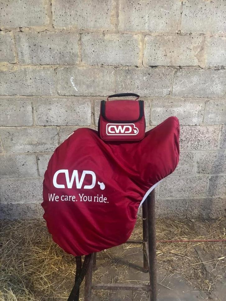 Selle de dressage, Dieren en Toebehoren, Paarden en Pony's | Zadels, Zo goed als nieuw, Dressuur, Ophalen