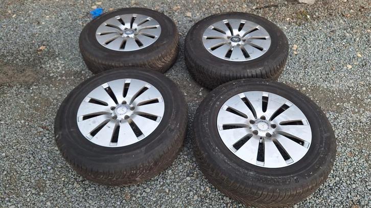 À VENDRE – 4 ROUES COMPLÈTES MERCEDES, Auto-onderdelen, Banden en Velgen, Banden en Velgen, All Season, 17 inch, 235 mm, Bestelwagen