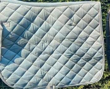  1 paardendekje te koop full dressuur beschikbaar voor biedingen