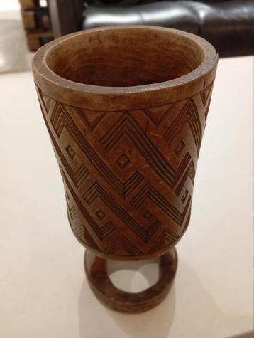 Grote Kuba beker,
Bakuba beschikbaar voor biedingen