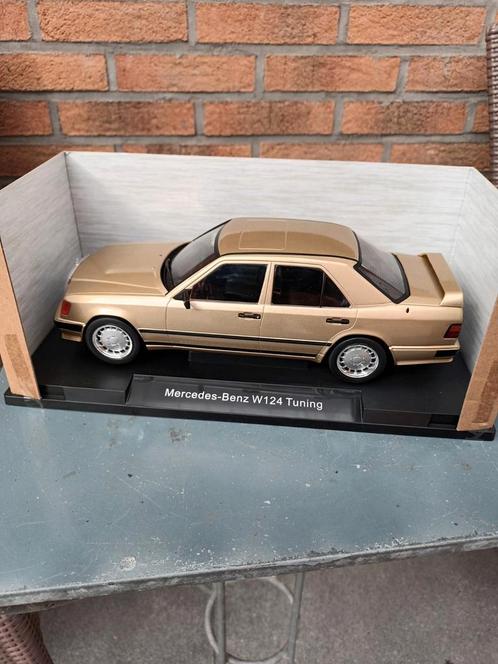 Mercedes w124 tuning.,schaal 1.18., Hobby en Vrije tijd, Modelauto's | 1:18, Zo goed als nieuw, Ophalen of Verzenden