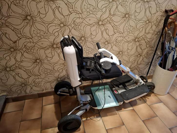 Scootmobiel ATTO opvouwbaar, Diversen, Rolstoelen, Zo goed als nieuw, Ophalen of Verzenden