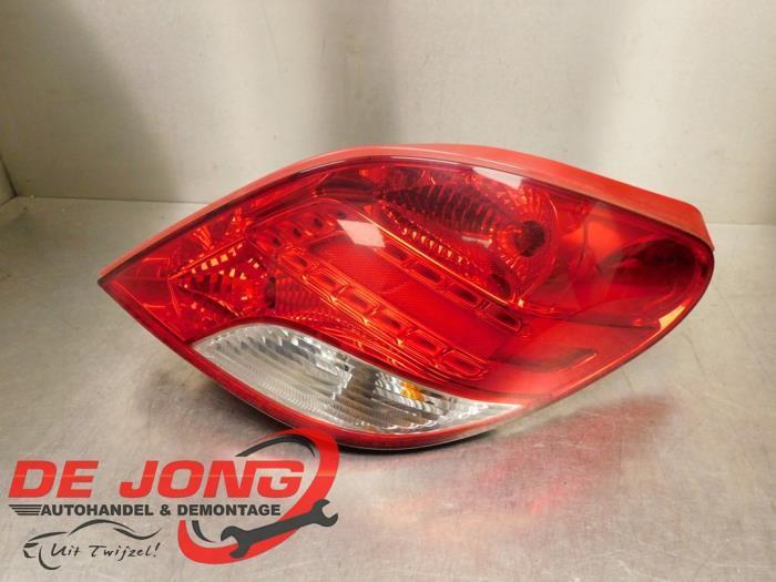 Feu arrière droit d'un Peugeot 207, Autos : Pièces & Accessoires, Éclairage, Peugeot, Utilisé, 3 mois de garantie, Enlèvement ou Envoi