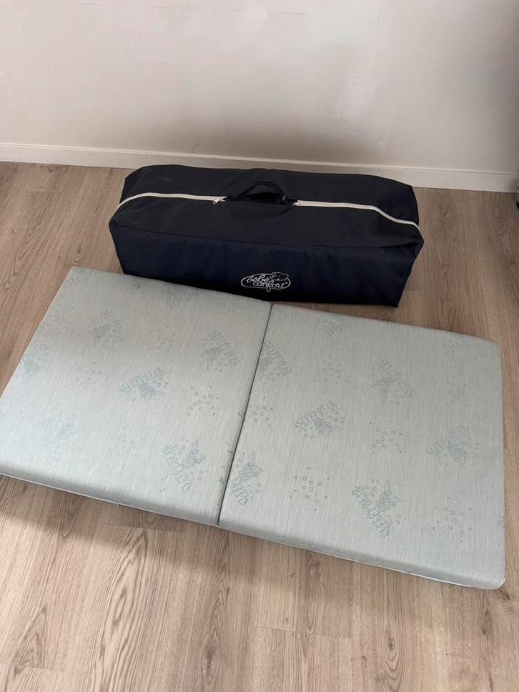 Reisbed met matras, Kinderen en Baby's, Kinderkamer | Bedden, Zo goed als nieuw, Matras, Ophalen