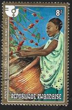 1 Postzegel Rwanda 1975 Internationaal jaar van de vrouw, Ophalen of Verzenden, Overige landen, Postfris