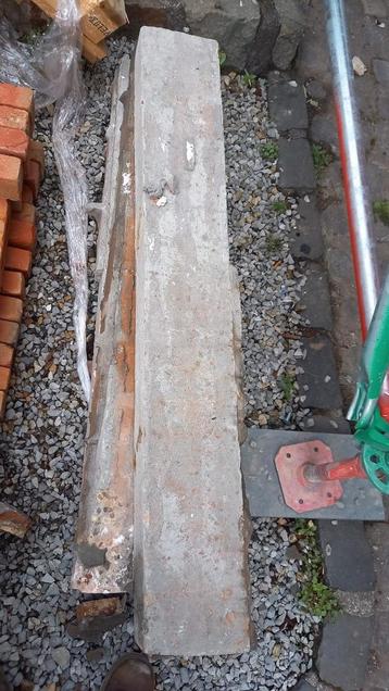 Betonbalk  beschikbaar voor biedingen