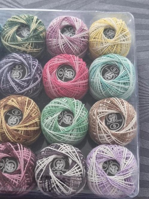 Splinternieuw en nog in originele verpakking!
16- bollen mee, Hobby en Vrije tijd, Naaien en Fournituren, Nieuw, Garen of Naald(en)