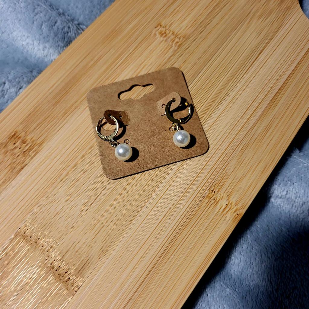 oorbellen goudkleurig met witte bedel oorbellen, Bijoux, Sacs & Beauté, Boucles d'oreilles, Neuf, Or, Blanc, Pendantes