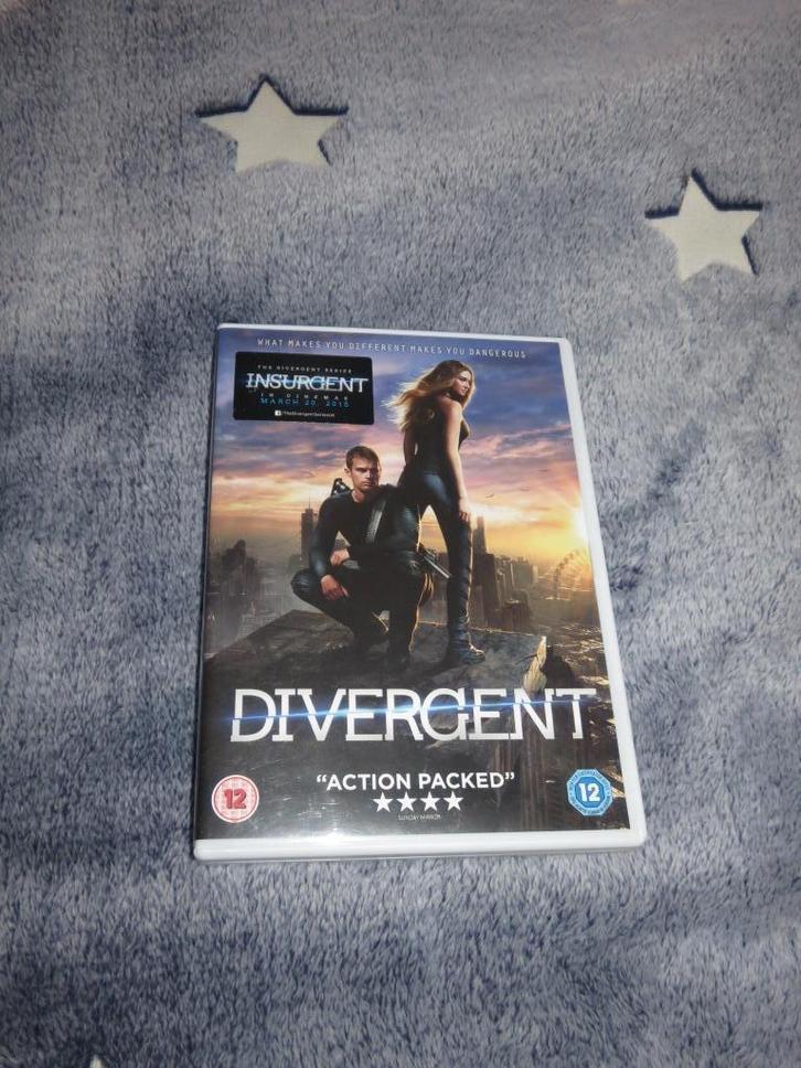 Dvd: Divergent -- Engelstalig -- Winslet - Judd - Kravitz, CD & DVD, DVD | Drame, Comme neuf, Drame, À partir de 12 ans, Enlèvement ou Envoi