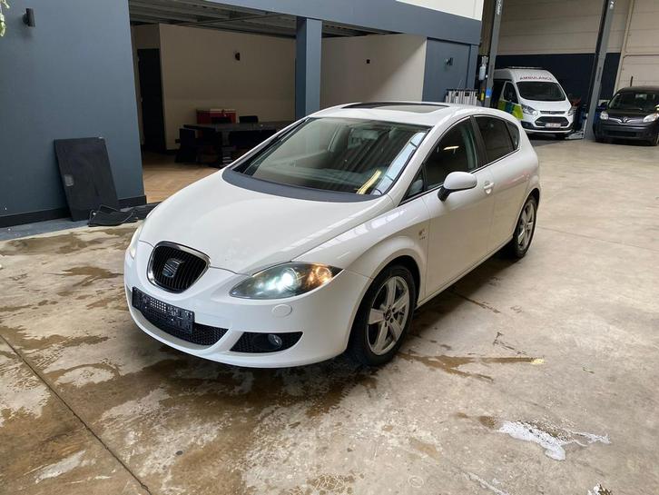 Seat Leon 1.4i Active style 130.500km Airco | Pano | Multi, Autos, Seat, Entreprise, Leon, ABS, Airbags, Air conditionné, Verrouillage central