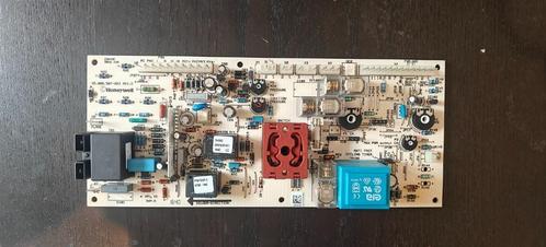 Carte électronique Honeywell S4562 DM1030V01, Doe-het-zelf en Bouw, Chauffageketels en Boilers, Gebruikt, Boiler, Aardgas, 100 liter of meer