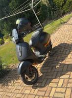 Vespa gts 300 super sport, Fietsen en Brommers, Ophalen, Zo goed als nieuw