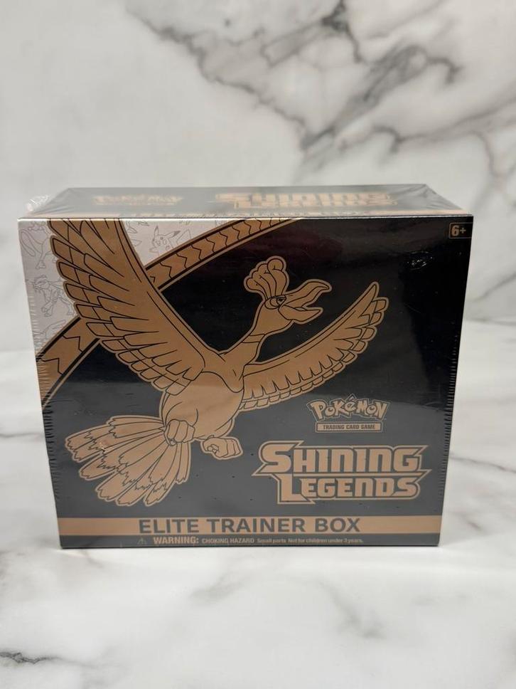 Shining Legends Elite Trainer Box, Hobby en Vrije tijd, Verzamelkaartspellen | Pokémon, Zo goed als nieuw, Ophalen of Verzenden