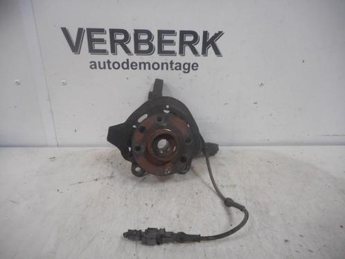 WIELNAAF RECHTS VOOR Opel Tigra Twin Top (GM13154318), Auto-onderdelen, Remmen en Aandrijving, Opel, Gebruikt