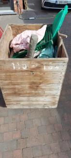Antieke houten fabriek bak, Ophalen