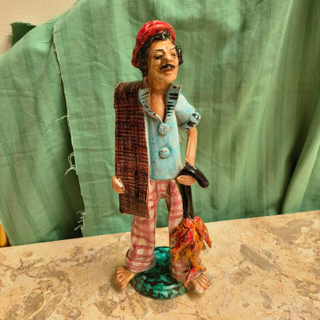 Beeldje van een visser van het Italiaans bedrijf "La Giara", Collections, Statues & Figurines, Utilisé, Humain, Enlèvement ou Envoi