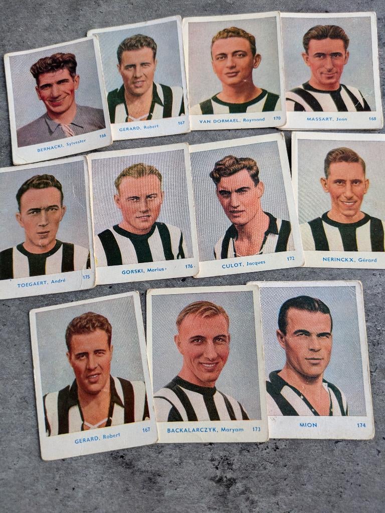 FOOT   SC CHARLEROI IMAGESCHEWING-GUM BELGE 1951/52 11X, Envoi
