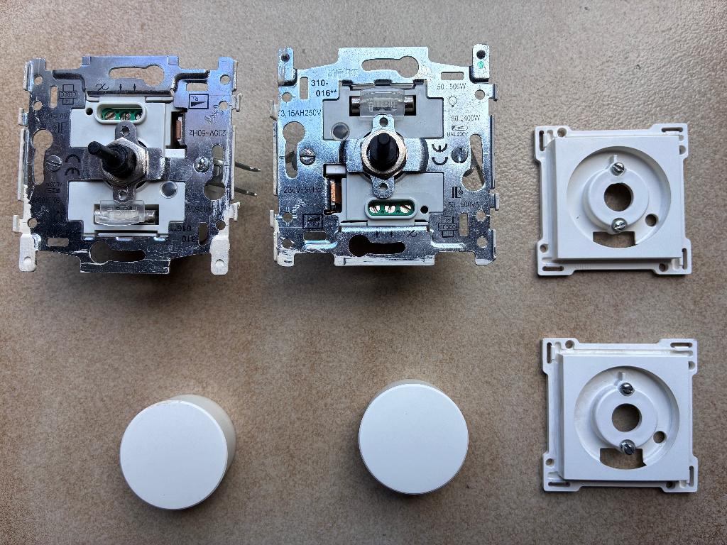 NIKO DRAAIKNOPDIMMER, Ophalen, Zo goed als nieuw, Schakelaar