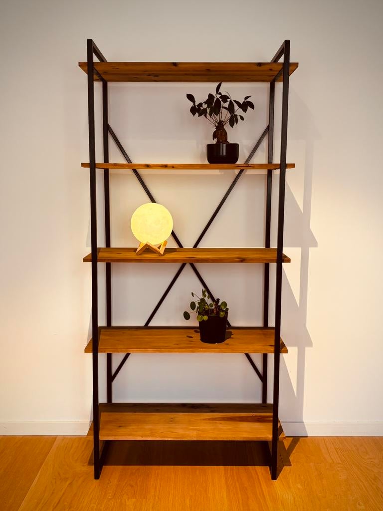 Stellingkast uit Vurenhout/Metaal, Huis en Inrichting, Kasten | Overige, Ophalen