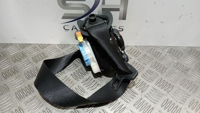 Ceinture de sécurité avant gauche d'un Mercedes B-Klasse, Autos : Pièces & Accessoires, Habitacle & Garnissage, Mercedes-Benz