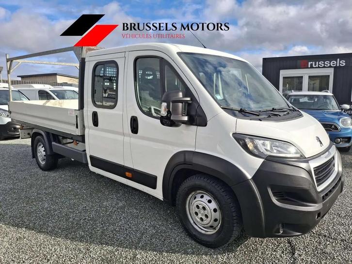 Peugeot Boxer 2.0 plateau 7 places (bj 2018), Auto's, Bestelwagens en Lichte vracht, Bedrijf, Te koop, ABS, Airconditioning, Bluetooth