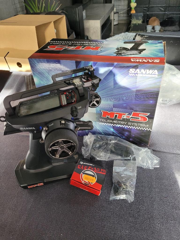 Radiocommande Sanwa MT-5 (Neuve) + Option (Neuf), Enlèvement, Neuf