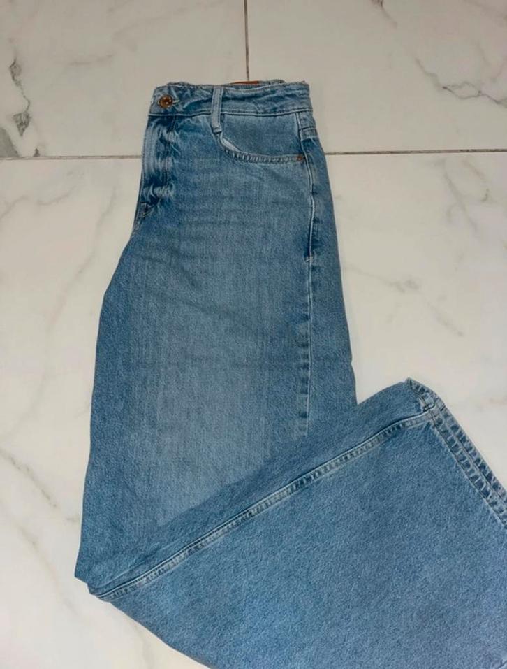 Jeans taille haute ZARA - Bleu clair - Taille 36, Vêtements | Femmes, Jeans, Comme neuf, W28 - W29 (confection 36), Bleu, Enlèvement ou Envoi