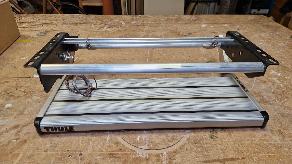 Thule step V10 manual 550, Caravans en Kamperen, Mobilhome-accessoires, Zo goed als nieuw, Ophalen of Verzenden