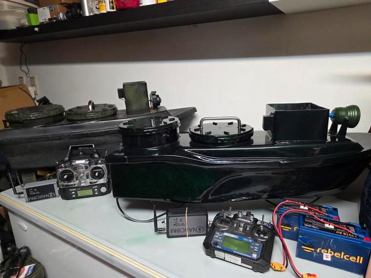 Broeckx voerboot grote stompe allinn app, Watersport en Boten, Hengelsport | Karpervissen, Ophalen