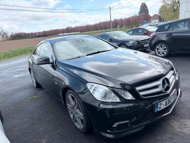 Mercedes Classe E 220 CDI Coupé - Boîte Automatique 2011, Auto's, Mercedes-Benz, Bedrijf, E-Klasse, Airbags, Airconditioning, Alarm
