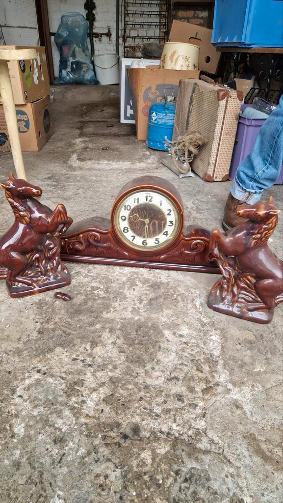 Pendule de cheminée vintage chevaux cabrés – horloge mécaniq, Antiek en Kunst, Antiek | Klokken, Ophalen of Verzenden