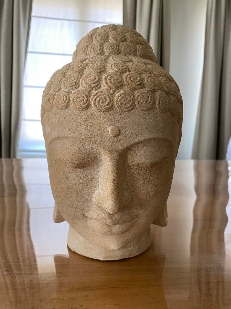 Boeddha beeld in volle witte steen, Huis en Inrichting, Woonaccessoires | Boeddhabeelden, Ophalen, Zo goed als nieuw