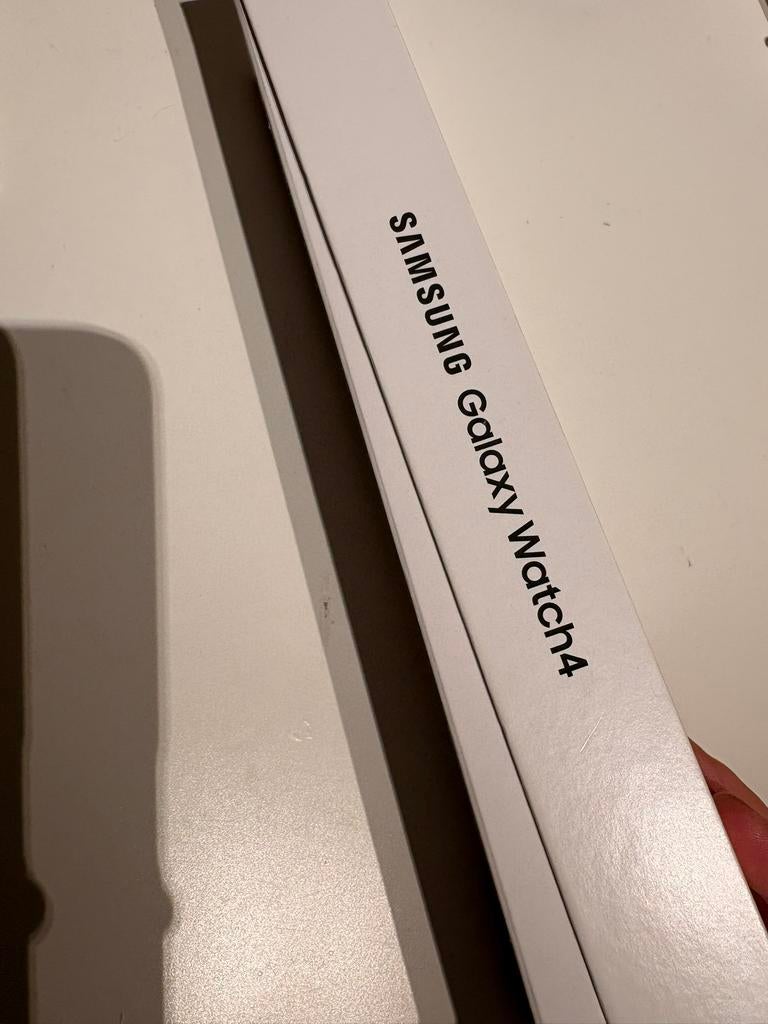 Samsung watch 4LTE: zwart, Ophalen of Verzenden, Conditie, Zo goed als nieuw, Zwart