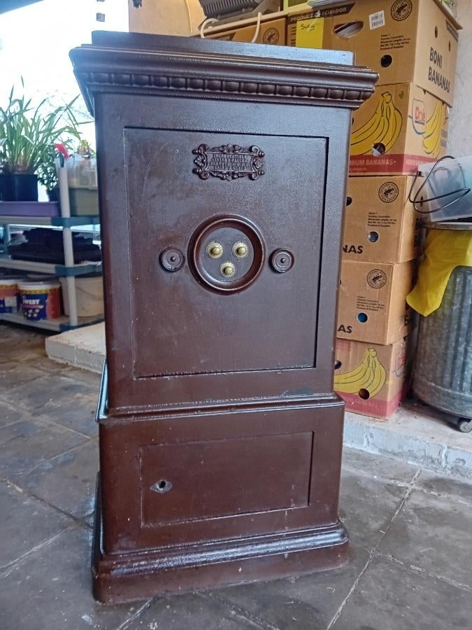 Brandkast, Enlèvement