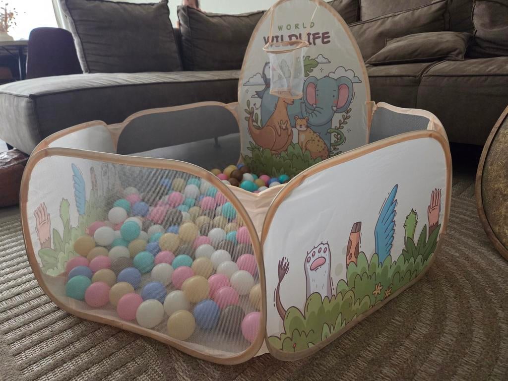 Ballenbak met gekleurde ballen – zo goed als nieuw, Ophalen