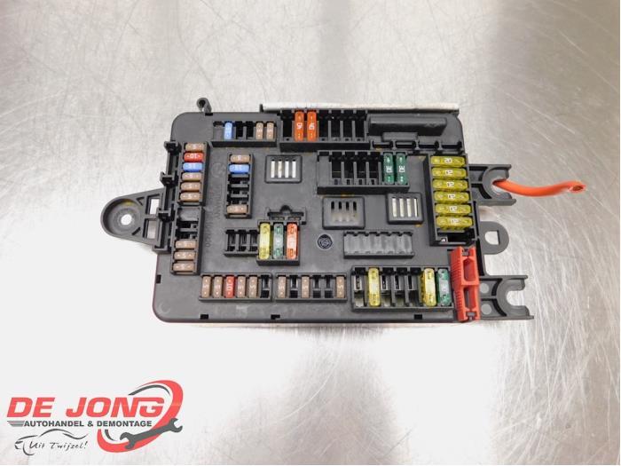 Boîte à fusibles d'un BMW 3-Serie, -, 3 mois de garantie, Utilisé, -